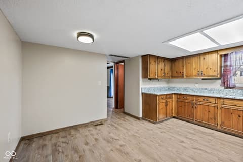 Photo of 725 Summitcrest Drive, Indianapolis, IN