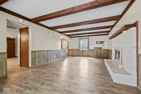 Photo of 725 Summitcrest Drive, Indianapolis, IN