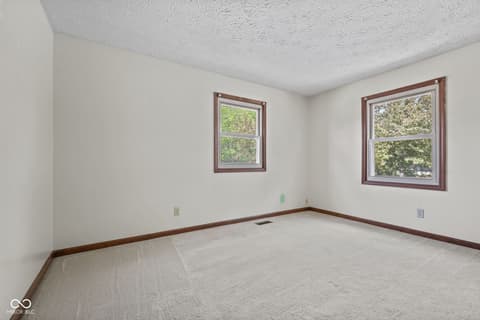 Photo of 725 Summitcrest Drive, Indianapolis, IN