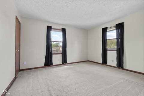 Photo of 725 Summitcrest Drive, Indianapolis, IN