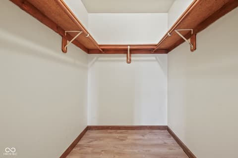Photo of 725 Summitcrest Drive, Indianapolis, IN