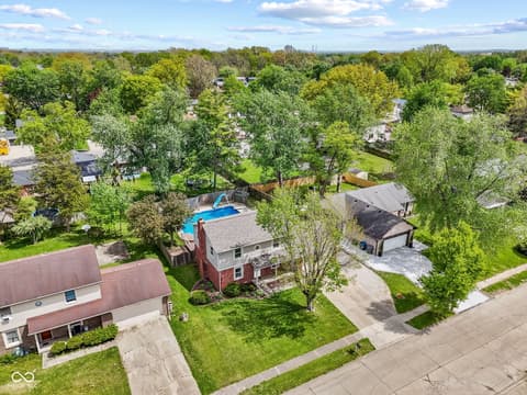 Photo of 725 Summitcrest Drive, Indianapolis, IN