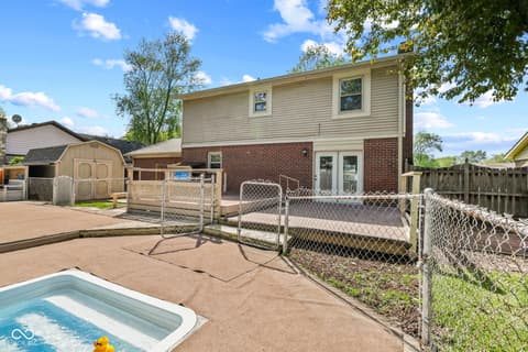 Photo of 725 Summitcrest Drive, Indianapolis, IN