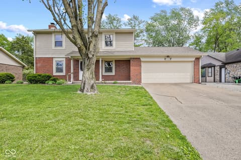 Photo of 725 Summitcrest Drive, Indianapolis, IN