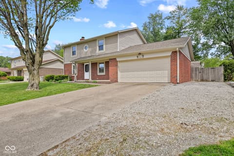 Photo of 725 Summitcrest Drive, Indianapolis, IN