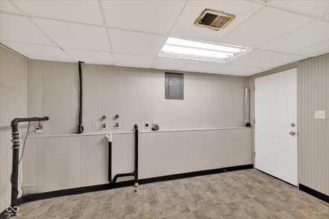 Laundry room at 257 Sierra Court, Indianapolis, IN