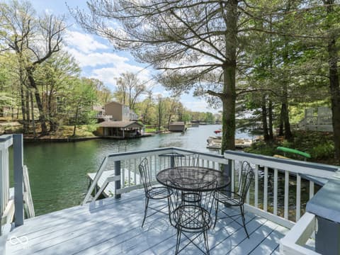 Photo of 7807 Juniper Drive, Nineveh, IN