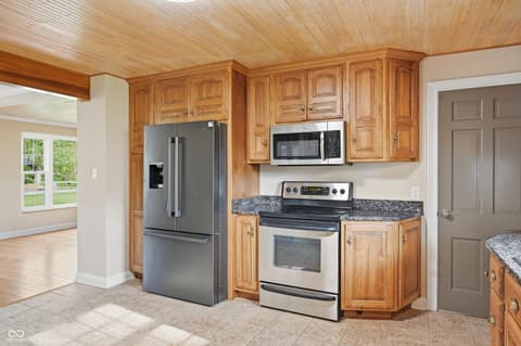 Photo of 8131 Englewood Road, Indianapolis, IN