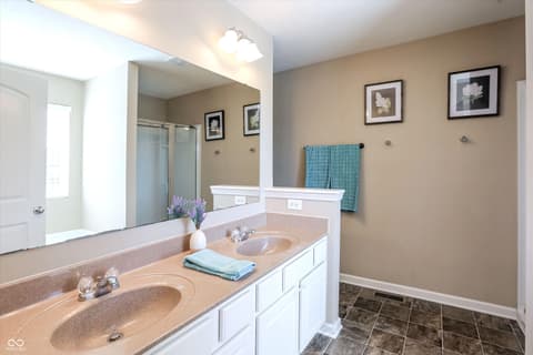 Photo of 1930 Lakecrest Drive, Columbus, IN