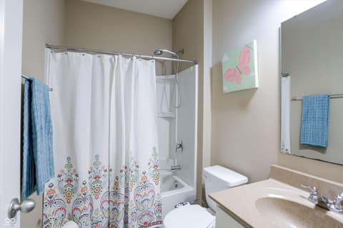 Photo of 1930 Lakecrest Drive, Columbus, IN