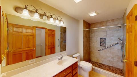 Photo of 7427 Oak Knoll Drive, Indianapolis, IN