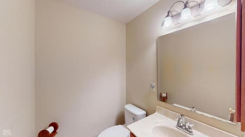 Photo of 7427 Oak Knoll Drive, Indianapolis, IN