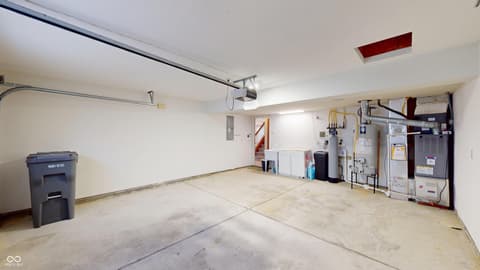 Photo of 7427 Oak Knoll Drive, Indianapolis, IN