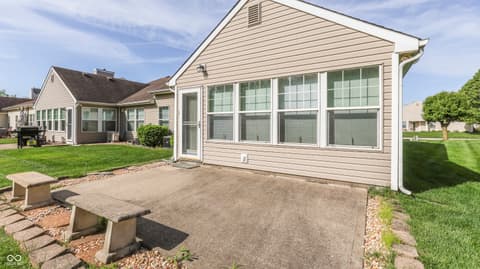 Photo of 7427 Oak Knoll Drive, Indianapolis, IN