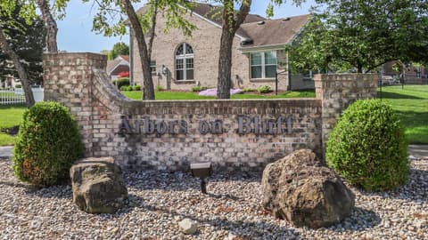 Photo of 7427 Oak Knoll Drive, Indianapolis, IN