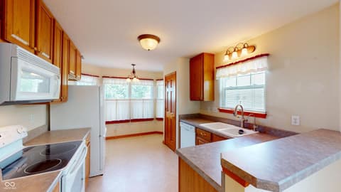 Photo of 7427 Oak Knoll Drive, Indianapolis, IN