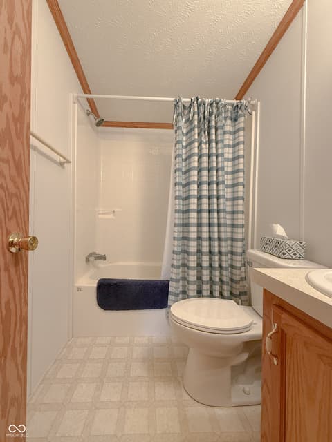 Photo of 615 High Street, Hope, IN