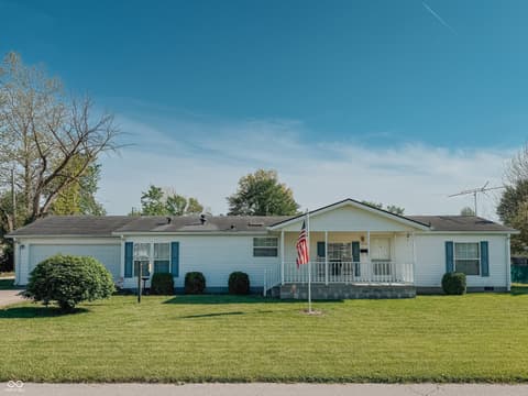 Photo of 615 High Street, Hope, IN