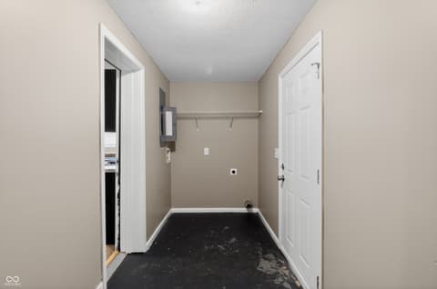 Laundry room at 616 W 39th Street, Indianapolis, IN