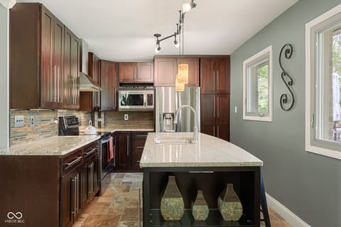 Photo of 7050 Allisonville Road, Indianapolis, IN