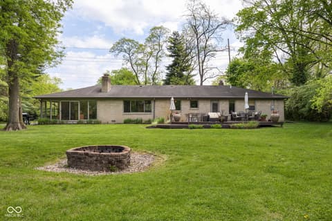 Photo of 7050 Allisonville Road, Indianapolis, IN