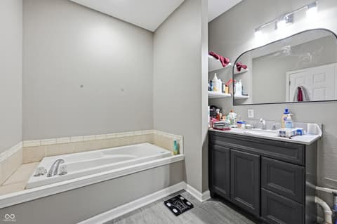 Photo of 934 N Buck Creek Road, Greenfield, IN