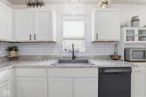 Photo of 375 Michael Drive, Atlanta, IN