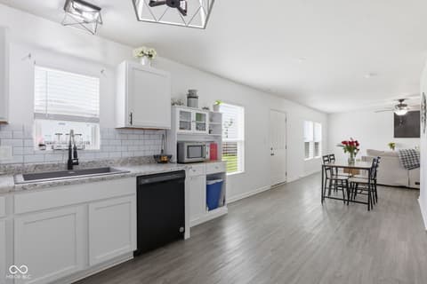 Photo of 375 Michael Drive, Atlanta, IN