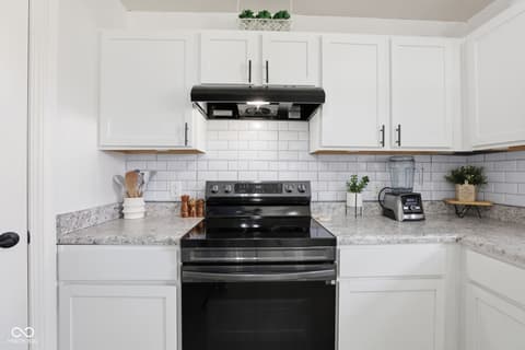 Photo of 375 Michael Drive, Atlanta, IN