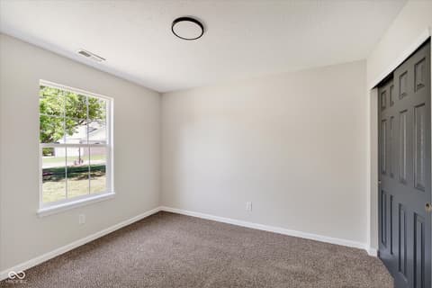 Photo of 5401 Chestnut Woods Drive, Indianapolis, IN