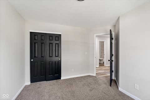 Photo of 5401 Chestnut Woods Drive, Indianapolis, IN