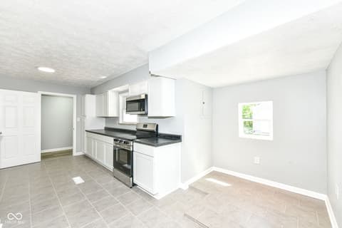 Photo of 541 S Alpha Avenue, Brownsburg, IN