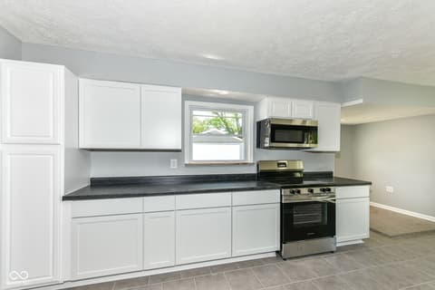 Photo of 541 S Alpha Avenue, Brownsburg, IN