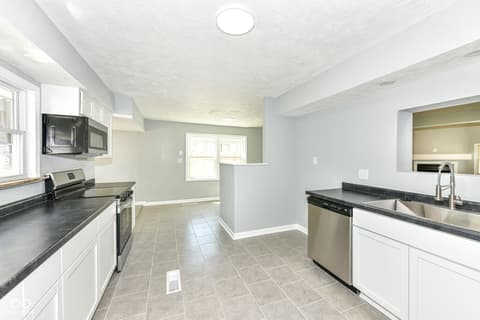 Photo of 541 S Alpha Avenue, Brownsburg, IN