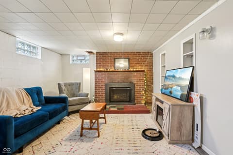 Living room at 1407 W Us Highway 52, Fountaintown, IN