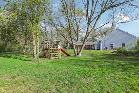Yard at 1407 W Us Highway 52, Fountaintown, IN