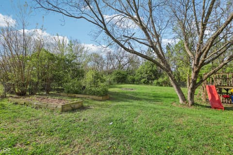 Yard at 1407 W Us Highway 52, Fountaintown, IN
