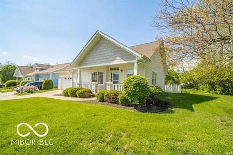 Front exterior at 4300 W Coyote Run Court, Muncie, IN