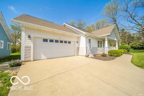 Front exterior at 4300 W Coyote Run Court, Muncie, IN