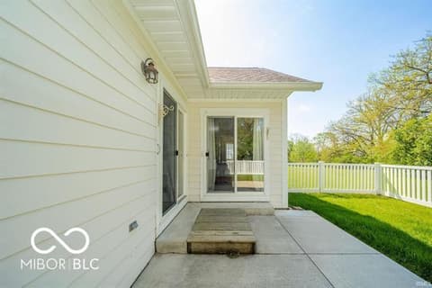 Outdoor living area at 4300 W Coyote Run Court, Muncie, IN