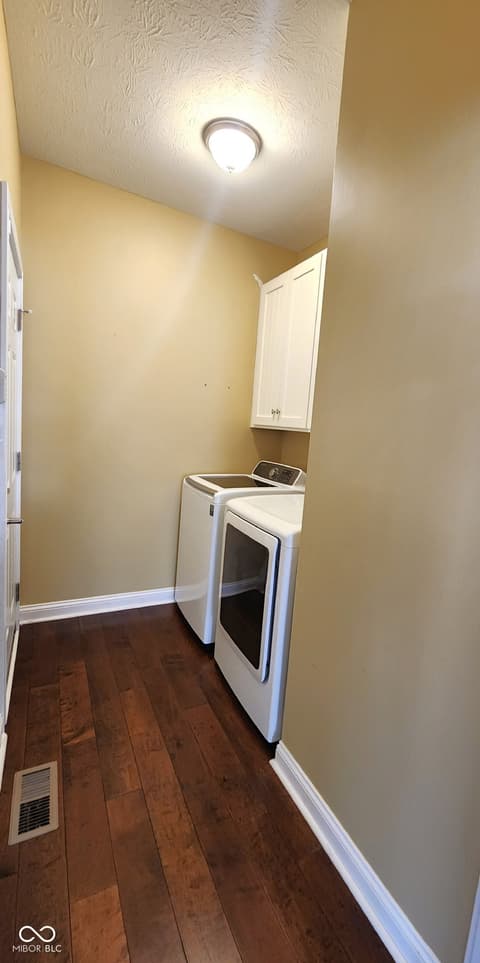 Laundry room at 1400 Willow Walk Parkway, Elwood, IN