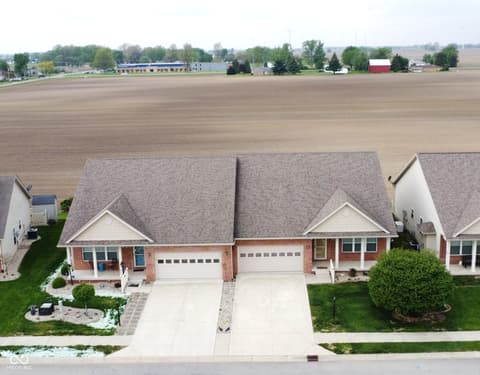 Front exterior at 1400 Willow Walk Parkway, Elwood, IN