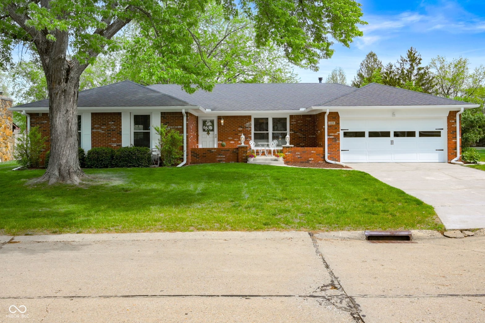 Photo of 820 Yosemite Drive, Indianapolis, IN