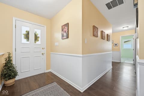 Photo of 820 Yosemite Drive, Indianapolis, IN