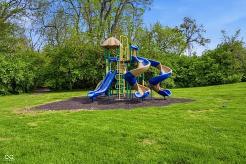Photo of 820 Yosemite Drive, Indianapolis, IN