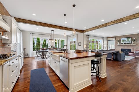 Photo of 628 Woodbury Hill Drive, Westfield, IN