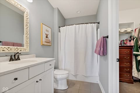 Photo of 628 Woodbury Hill Drive, Westfield, IN