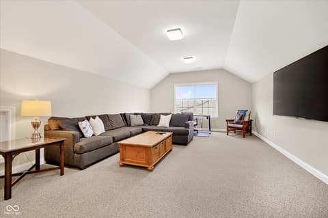 Photo of 628 Woodbury Hill Drive, Westfield, IN