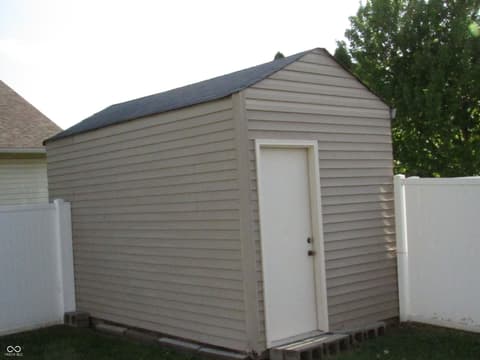 Out Buildings — 8287 Shute Circle, Avon, IN