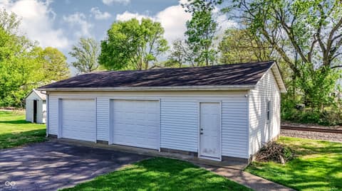 Photo of 25 N Depot Street, New Palestine, IN